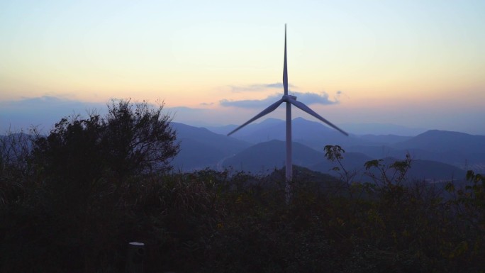 北仑总台山风车山顶风车新能源风力发电