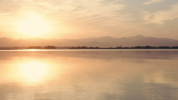 4K天空之境湖泊日落自然风光