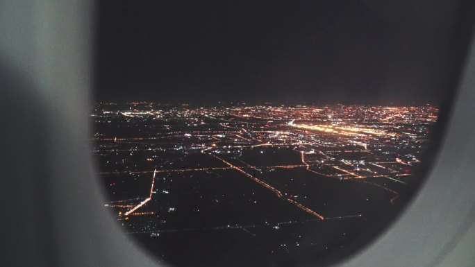 飞机上看北京夜景、首都机场飞机起降