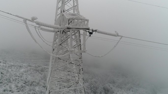 航拍雪山雪景  无人机 巡线 电网