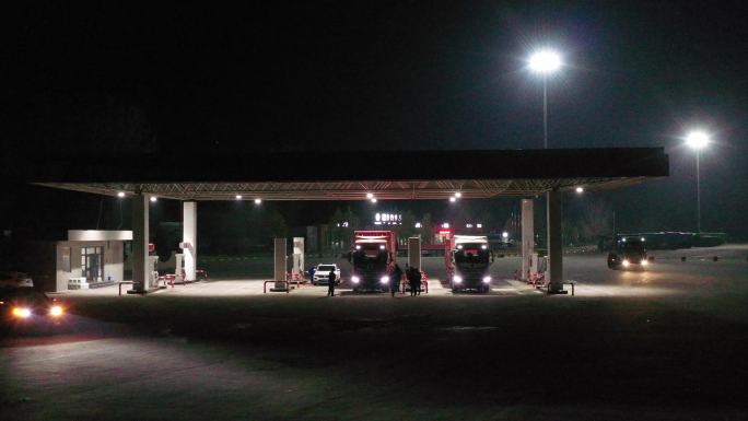 夜景高速服务区加油站