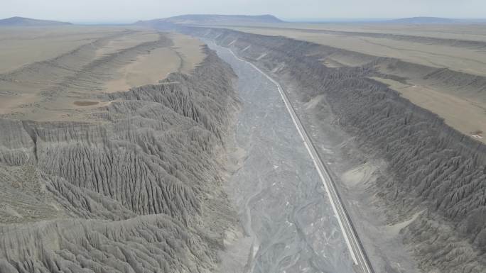 【合集】航拍中国新疆的独山子大峡谷