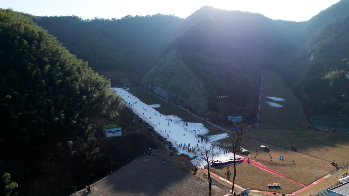【4K】杭州桐庐航拍滑雪场空镜