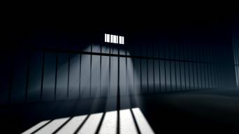 【原创】4k牢房铁窗光影视频素材