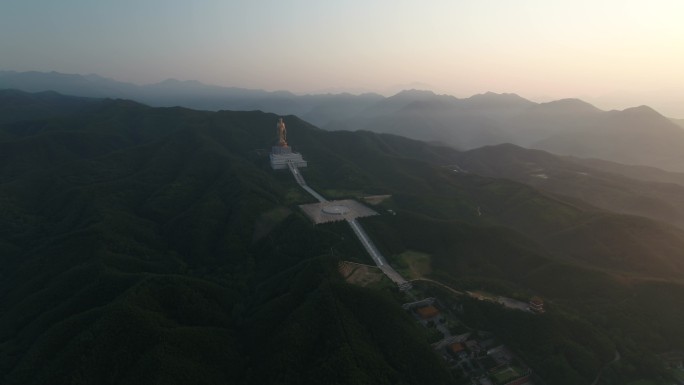 佛泉寺金色朝阳