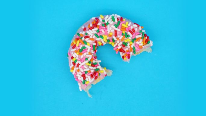 甜甜圈特写拍摄甜品宣传广告升格动作