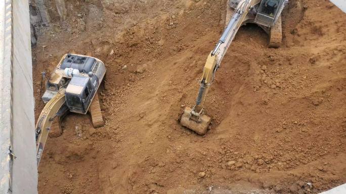挖掘机基坑作业-4K