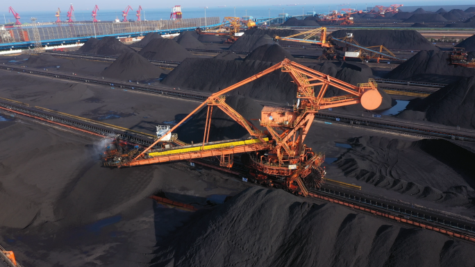 4k煤场航拍 煤场运输 煤炭港口