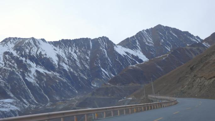 高原山路、旅途、日照金山