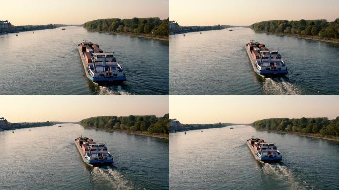 德国杜塞尔多夫莱茵河上驳船运输船舶