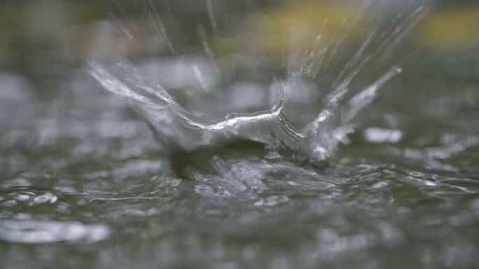 水面雨滴水滴飞溅慢动作