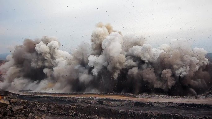 煤矿采石场岩石爆炸