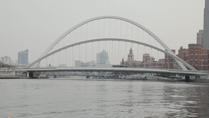 大桥港口河水