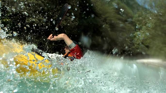 白水皮划艇溅水升格漂流峡谷