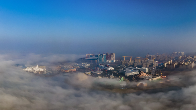 上海临港新区大雾平流雾航拍海昌海洋公园