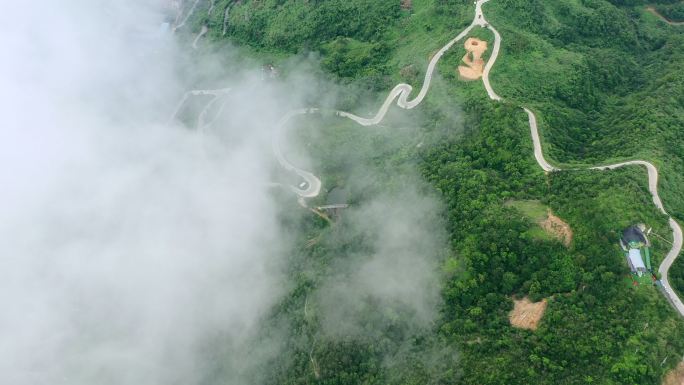 云雾下的玉环干江山路