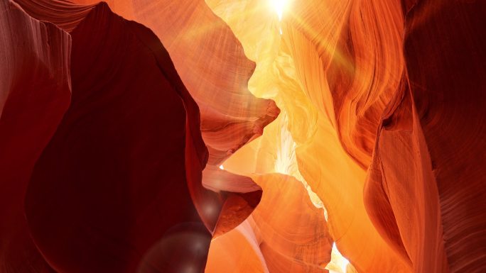 羚羊峡谷中的各种红色和橙色岩石。