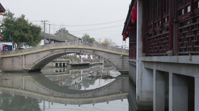 上海七宝古镇桥倒影