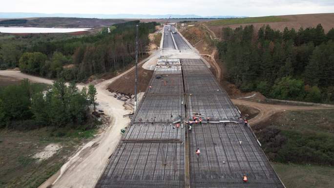 施工的道路拆迁工程建设工地房地产挖掘机