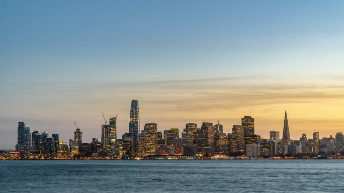 黄昏时分旧金山市中心的天际线
