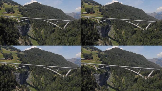 瑞士阿尔卑斯山塔米纳山谷上的一座桥