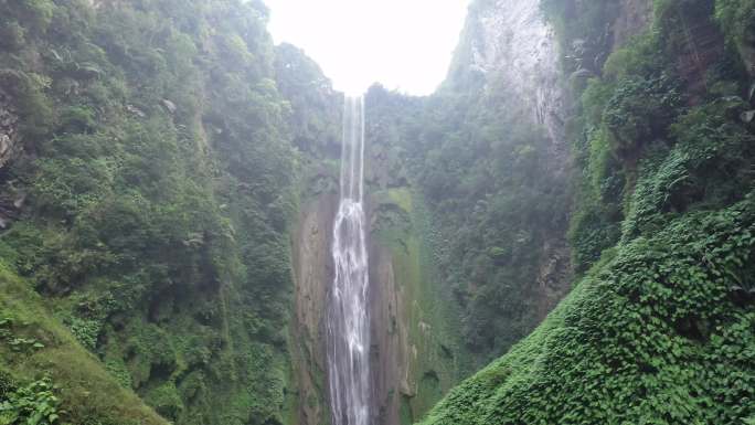 广西 峡谷瀑布