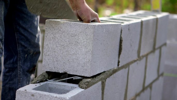 建筑工人-煤渣砖