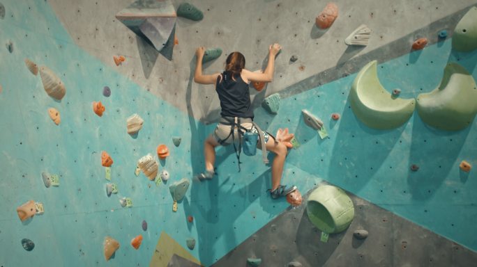 攀岩攀爬运动视频女性女子运动员攀岩板爱好