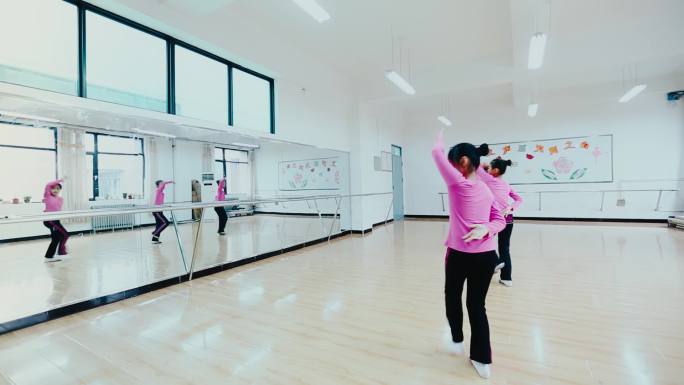 小学学校舞蹈社团双减活动小学生拉丁舞蹈