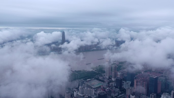 武汉长江汉口江滩云海城市地标建筑雨后航拍