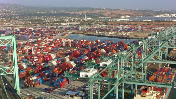 洛杉矶港港口码头繁忙贸易