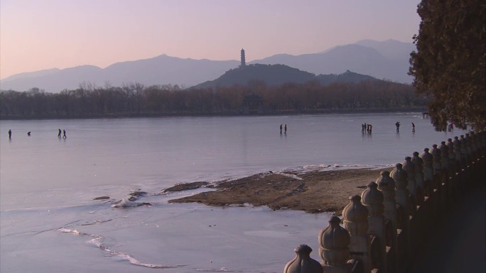 冬天雪后的颐和园昆明湖