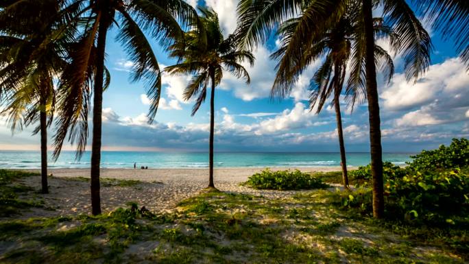 古巴瓦拉德罗的完美热带海滩