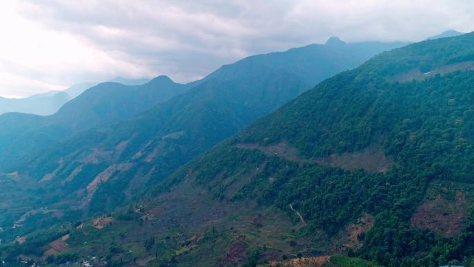 航拍高高黎贡山百花岭