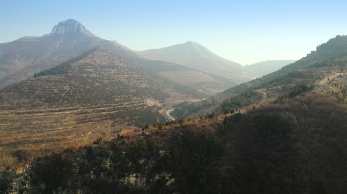 山区山脊群山