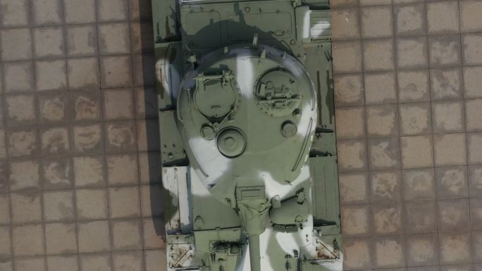吉鸿昌将军纪念光坦克模型
