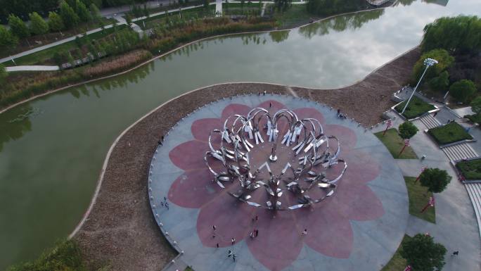 周口市项城驸马沟莲花造型水岸倒影