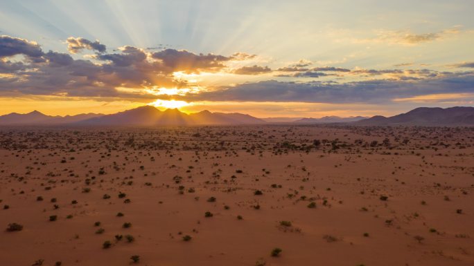 壮丽沙漠景观航拍新疆沙漠公路汽车越野行驶