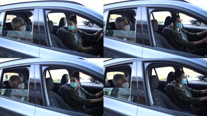 在流感大流行期间乘坐共享汽车的老人