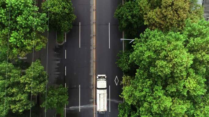 城市洒水车  文明卫生城市 街道 环境