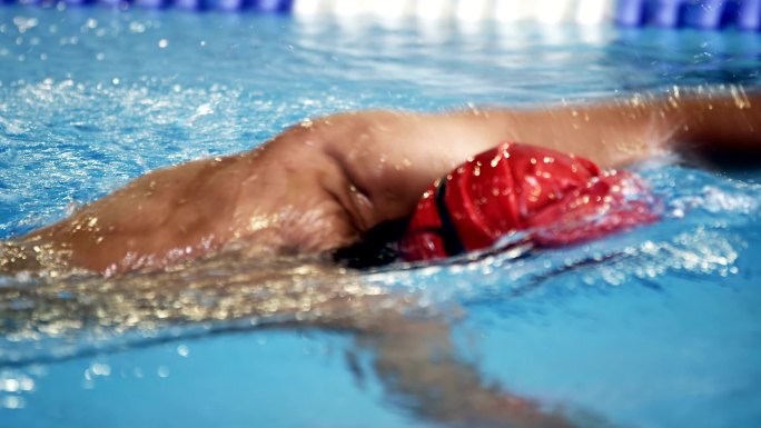 水中运动员拼搏奋斗冲刺奥运会运动会