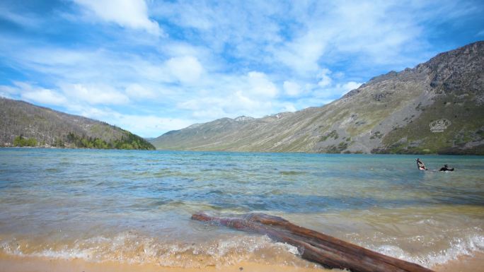 四川甘孜州木格措风景区湖泊