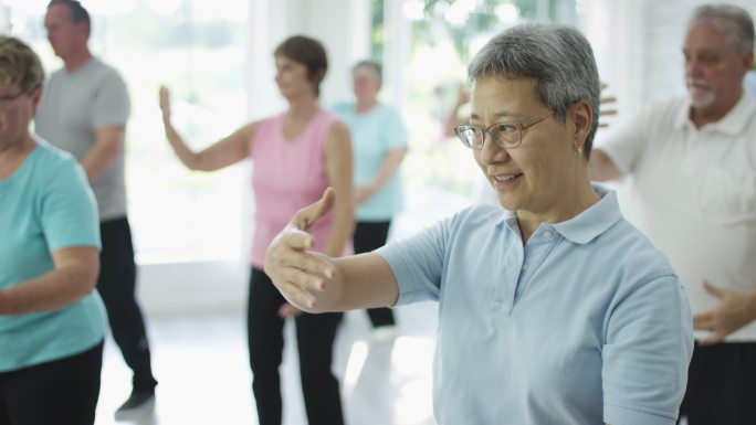 活跃的老年人老年人健身锻炼