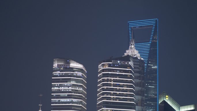 上海外滩夜晚人流街拍