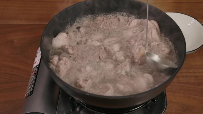 砂锅带皮羊肉 羊肉烹饪