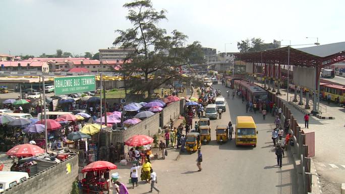 尼日利亚拉各斯公共汽车站