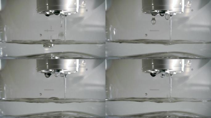 过滤水特写纯净水过滤净化净化器厨房用水