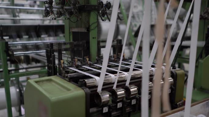 生产橡胶带的机器机械化加工车间流水线