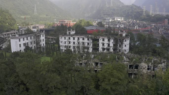 映秀汶川地震漩口中学遗址航拍