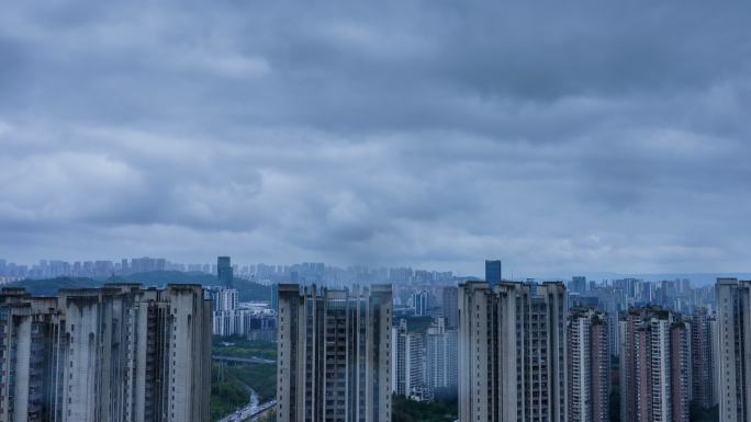 4k雨中城市 城市乌云